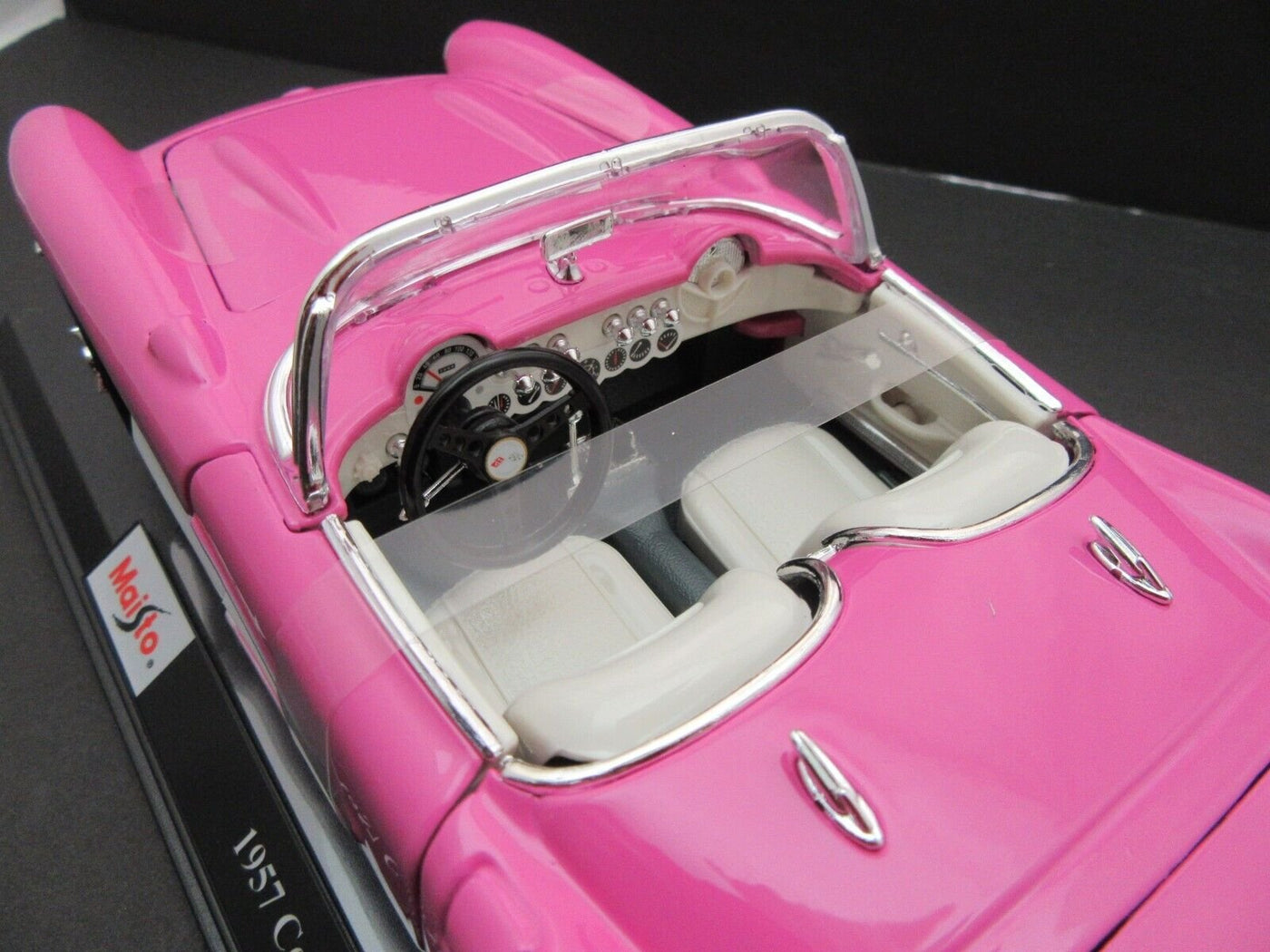 1957 Chevrolet Corvette ~ Pink~  1:18 Die Cast Car ~ Maisto