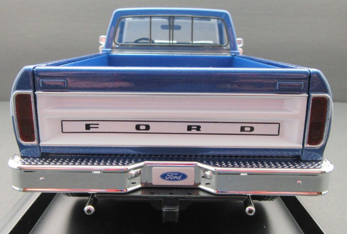 1979 Ford F-150 Pick-up ~ 1:18 Metal Die Cast Car ~ Maisto