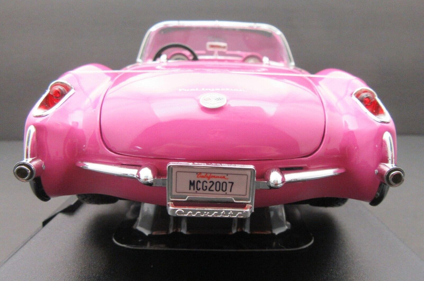 1957 Chevrolet Corvette ~ Pink~  1:18 Die Cast Car ~ Maisto