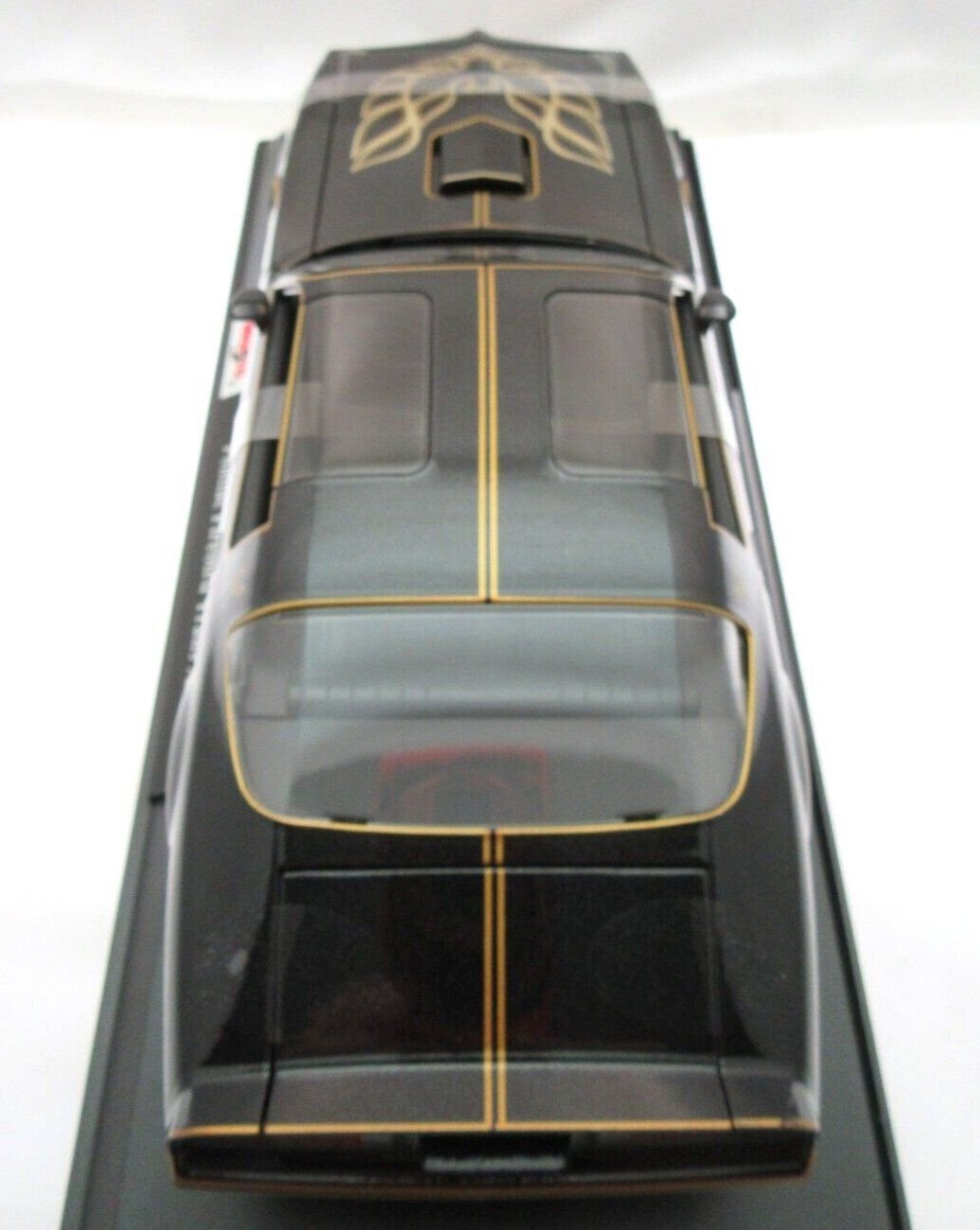 Pontiac Firebird Trans Am ~ Black & Gold  1:18 Metal Die Cast Car ~ Maisto