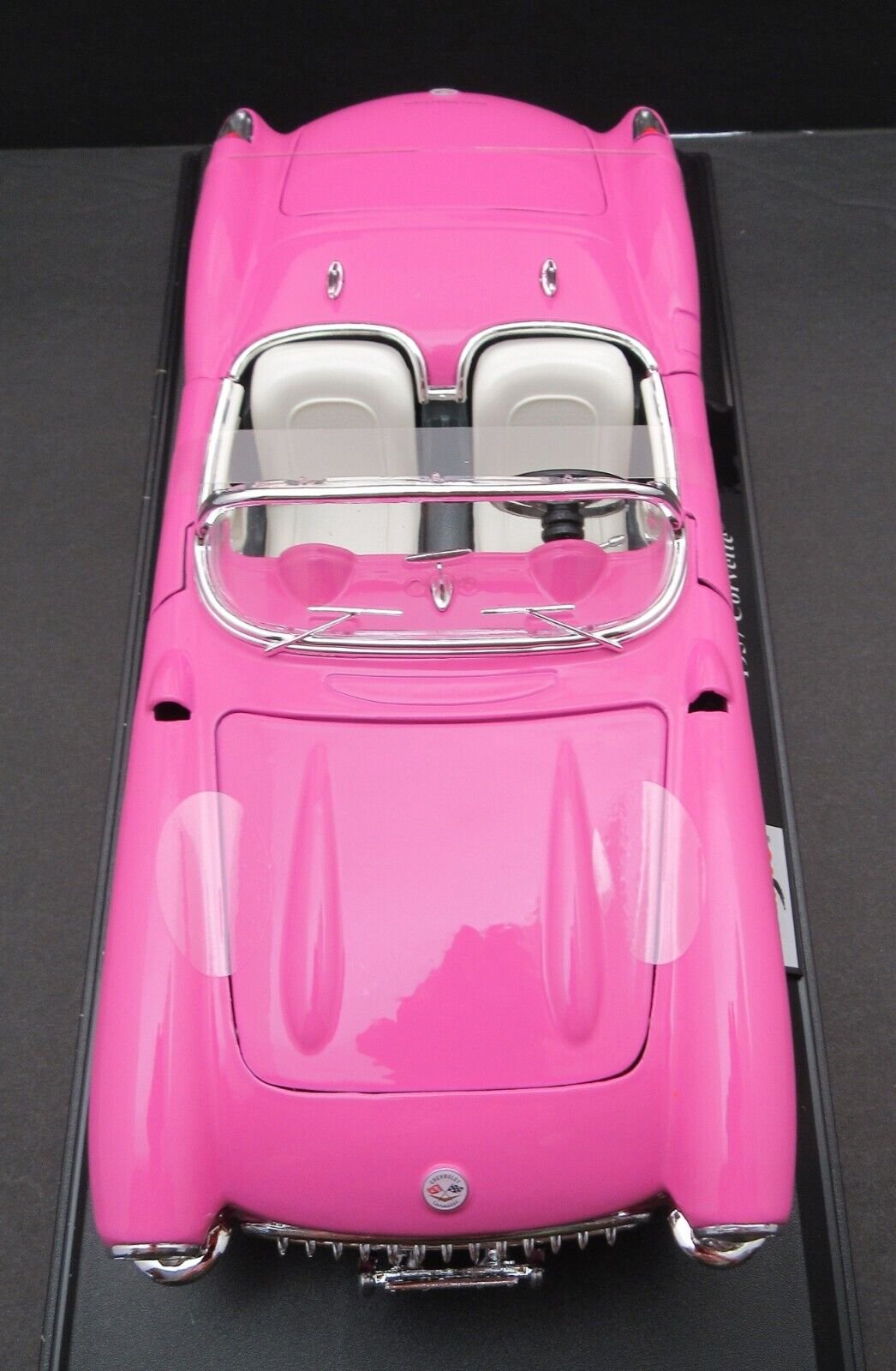 1957 Chevrolet Corvette ~ Pink~  1:18 Die Cast Car ~ Maisto