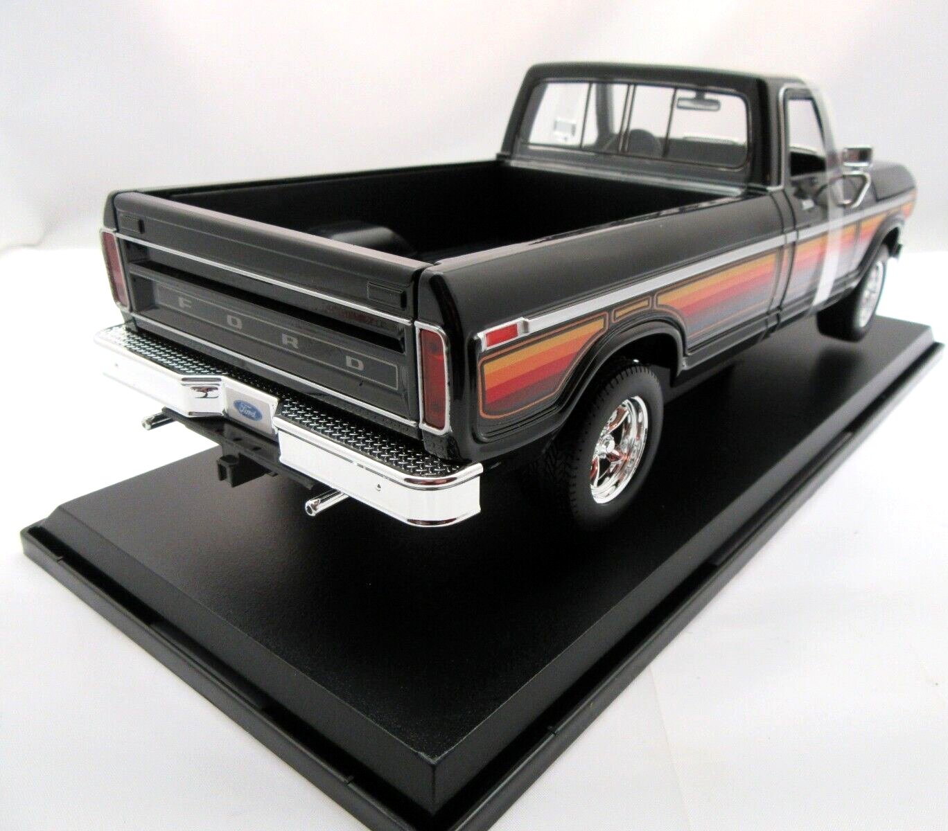 1979 Ford F-150 Pick-up ~ 1:18 Metal Die Cast Car ~ Maisto