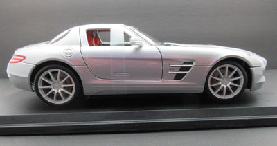 Mercedes-Benz SLS AMG ~ Silver ~  1:18 Die Cast Car ~ Maisto