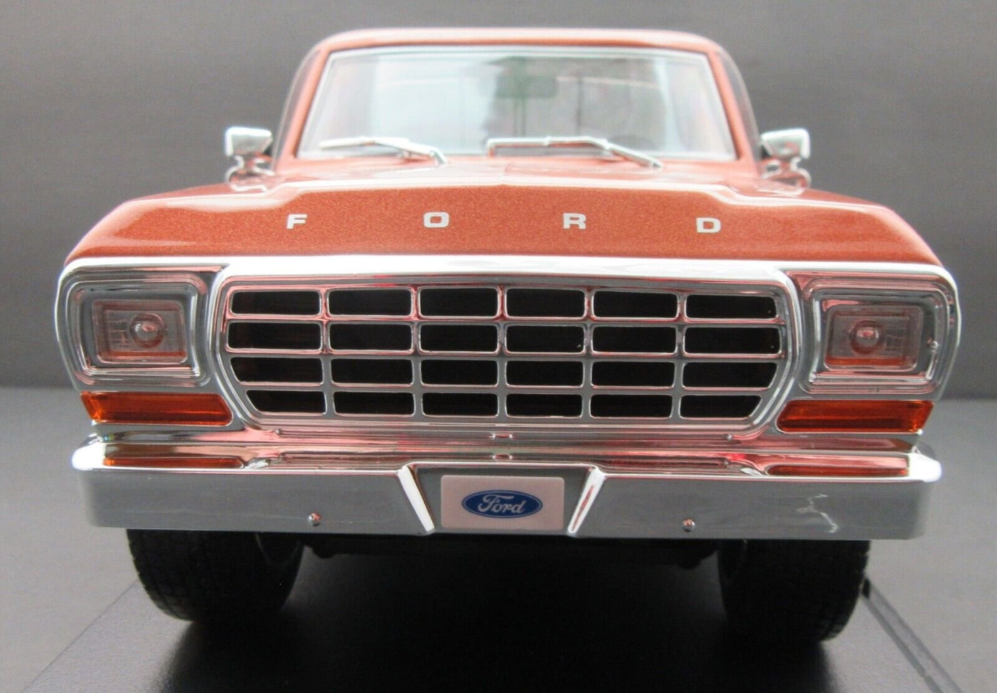 1979 Ford F150 Ranger Pick-up ~ Orange & Cream~  1:18 Die Cast Truck ~ Maisto